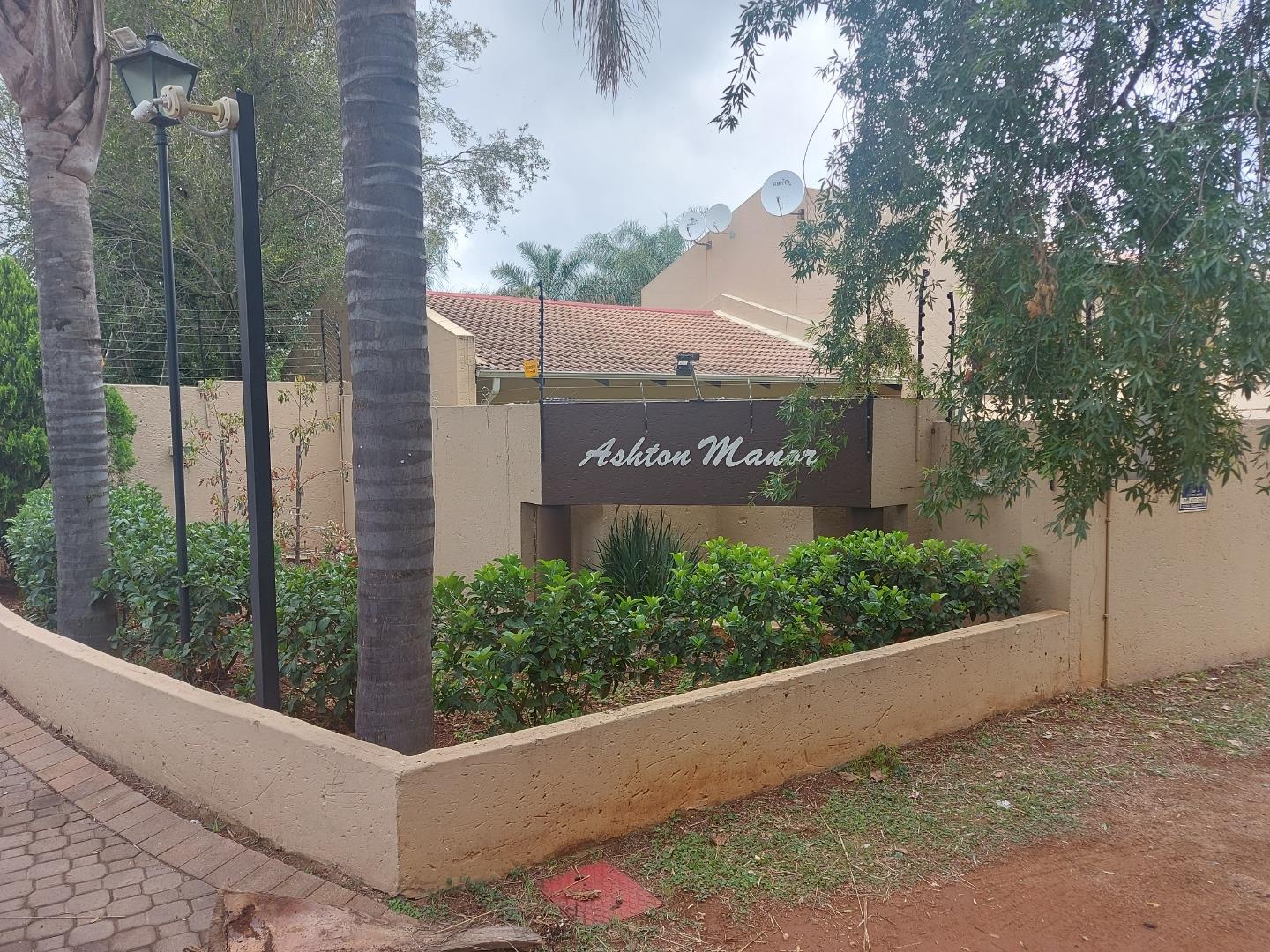 2 Bedroom Townhouse for sale in Fairland 82 Smit St P24113761021