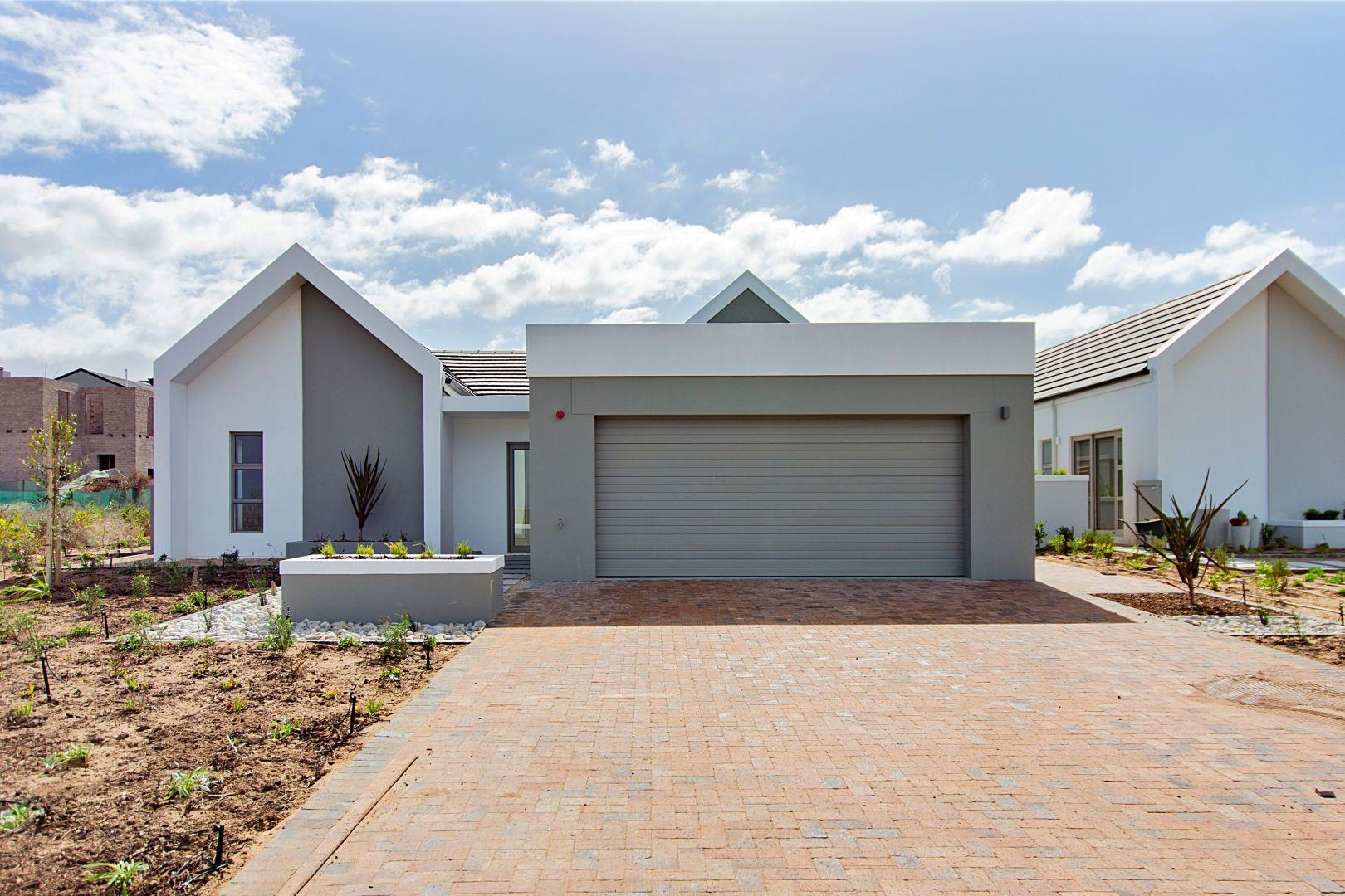 3 Bedroom House for sale in Langebaan Country Estate P24113761053