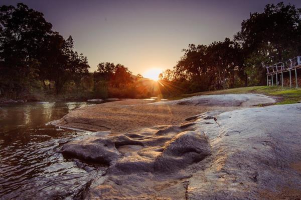 Summerfields Lodge is a glorious tented lodge on the Sabie Road near Hazyview.  The ...