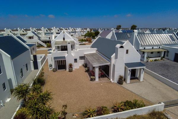 Experience coastal luxury in this exquisite 3-bedroom property nestled in Dwarskersbos. ...