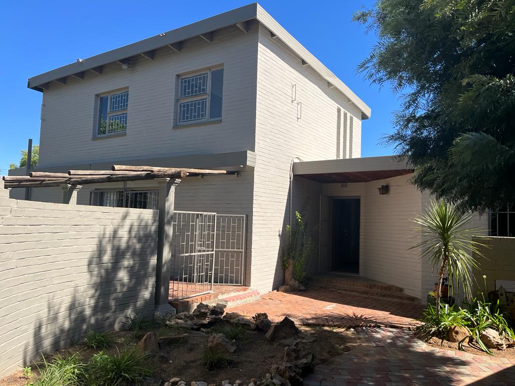 4 Bedroom House for sale in Odendaalsrus P24113768611