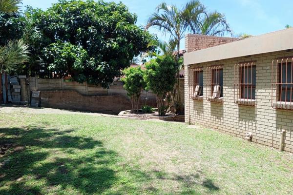 The house is situated in the peaceful suburb of Uvongo close to Lilliecrona Blvd.
The ...