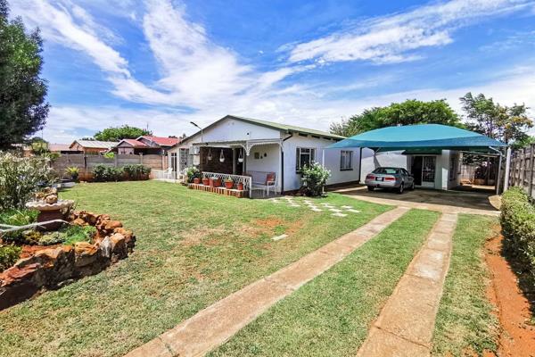 This beautiful property offers a spacious extended 2 Bedroom &amp; 2 Bathroom House with additional separate 2 Bedroom &amp; 1 Bathroom ...