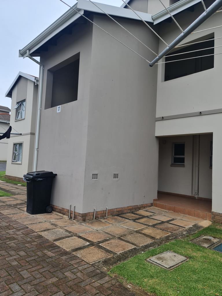 3 Bedroom Townhouse to rent in Beacon Bay 82 Edge Road P24113775099