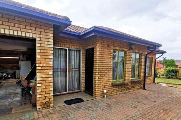 This expansive 3-bedroom home offers room to grow, both inside and out. Imagine laughter echoing through sun-drenched living areas ...