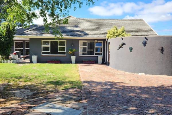 This spacious, north-facing family home is fully enclosed and includes a separate flatlet, perfect for shared family living. Designed ...