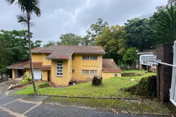 4 Bedroom House For Sale In Westville!! 

Welcome to a stunning 4-bedroom property on a spacious 2125m2 land.
Location location ...