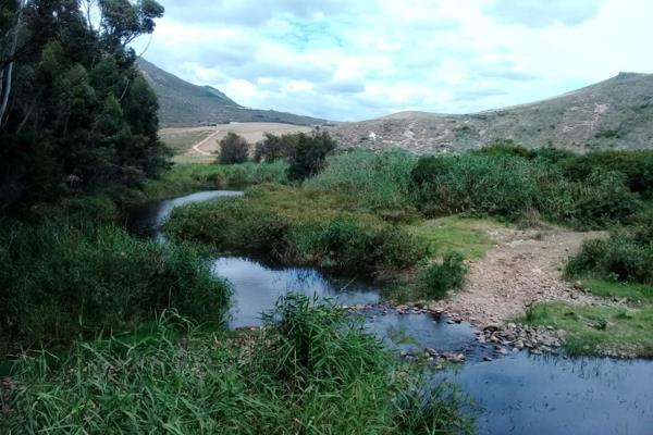 This breathtaking farm is nestled against the backdrop of the majestic Kleinriver ...