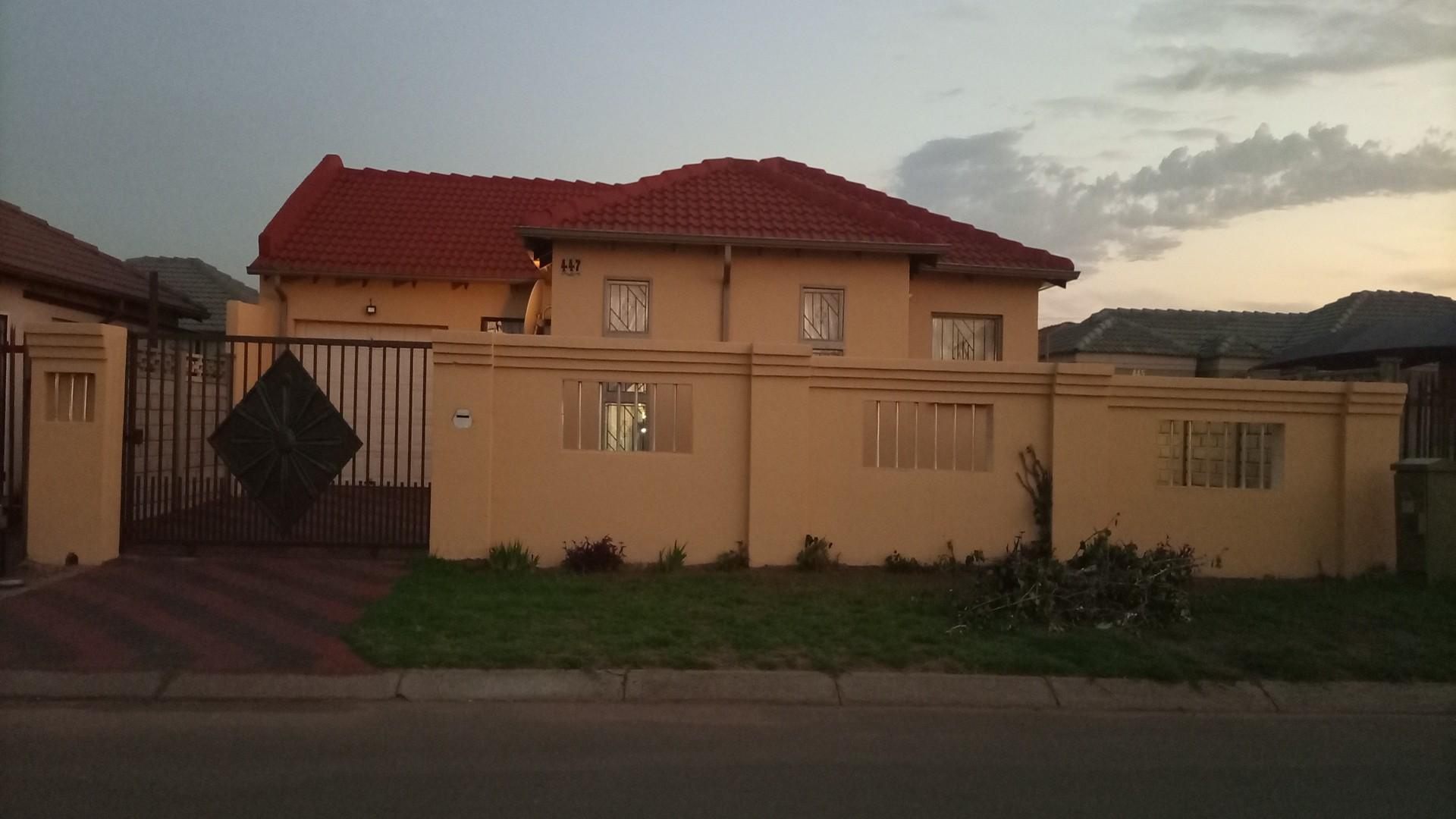3 Bedroom House for sale in Vanderbijlpark CE 3 P24113786656