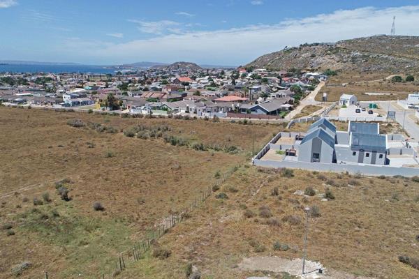 This plot and plan opportunity in Welgedaan, Saldanha Bay, offers a fantastic chance to craft a home that perfectly fits your vision. ...