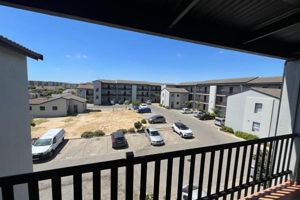 Secure and Quiet 2-Bedroom Apartment in Parklands

This two-bedroom apartment is ...