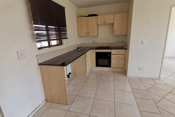 1 Bedroom Townhouse to Rent in Herrenbrook Estate  , Esther Park
Open plan kitchen and ...