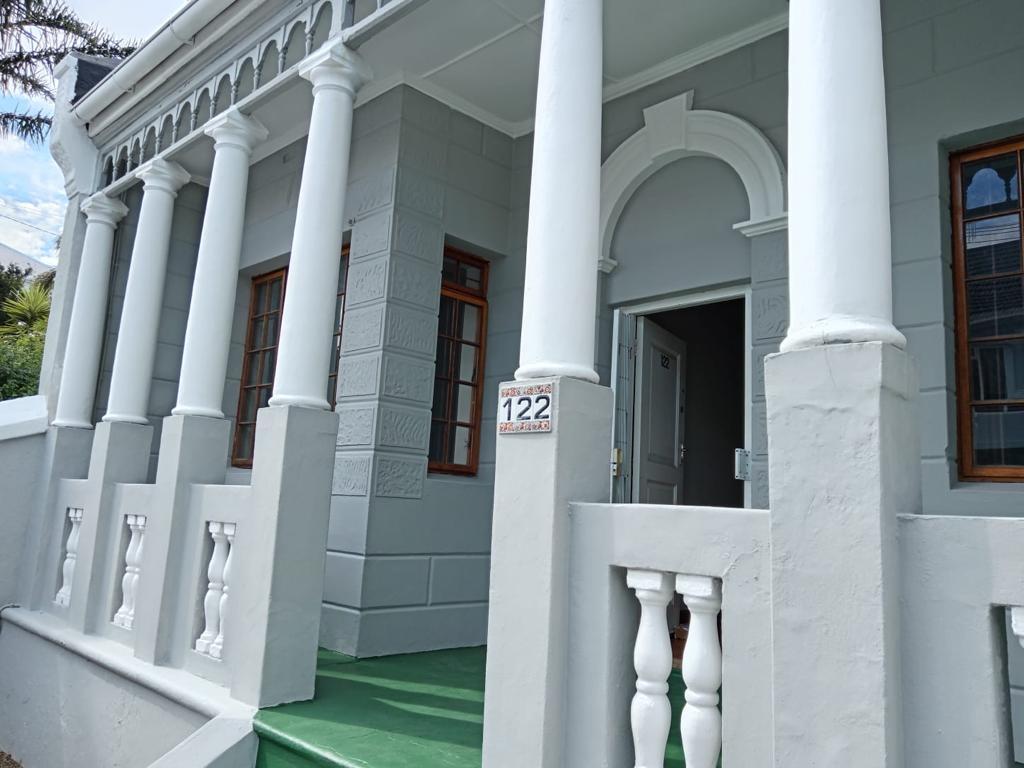 Vredehoek Property Houses for sale in Vredehoek