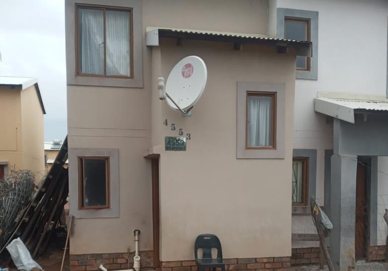 2 Bedroom Townhouse for sale in Klipspruit - P24-113796170