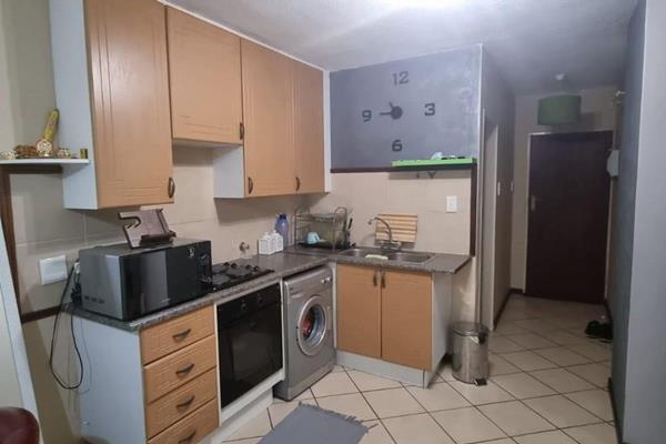 Compact and cozy start up unit for first time buyers. 
 A bargain for investors, Lock up and go spacious apartment with a well defined ...