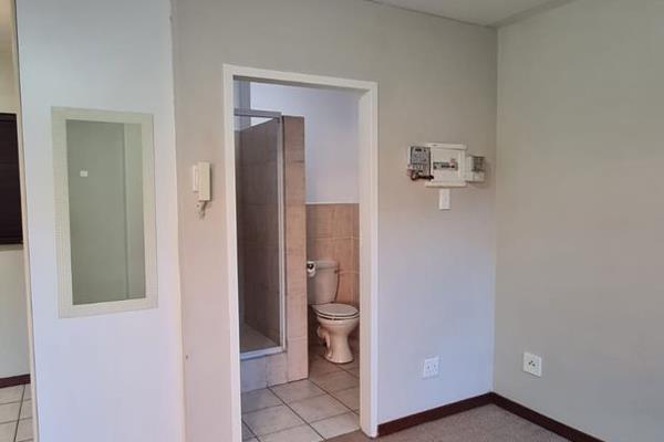 Cosy and spacious bachelor flat in Laborie Village. One Bathroom (shower only) and ...