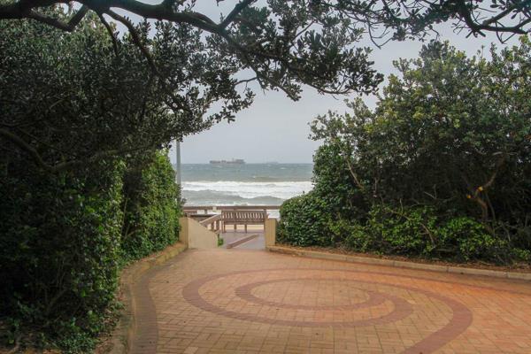 Hendra is delighted to present this newly renovated spacious 3 bedroom apartment on Umhlanga Beach.  This apartment is in a sought ...