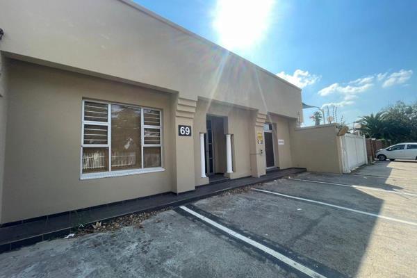 This prime office/retail space measuring 800sqm is for Sale in Ravenswood, Boksburg.  ...