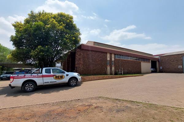 1350m2 in total under roof with enough yard space to move trucks

2 x workshops with roller doors

Huge storage area with own delivery ...