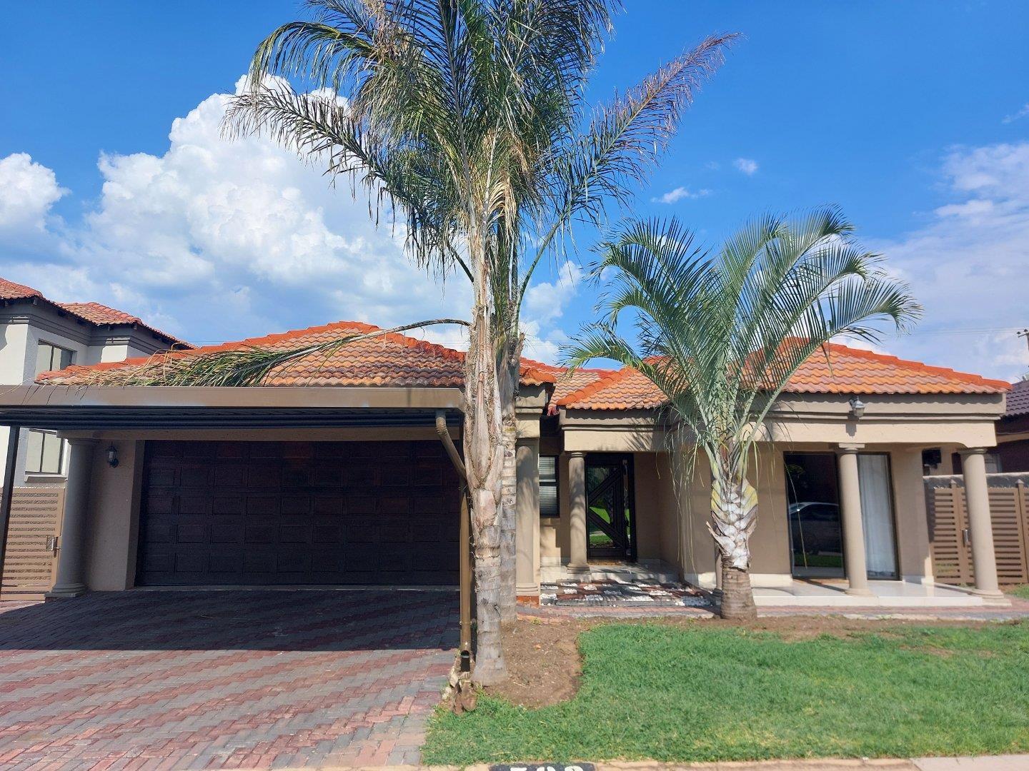 3 Bedroom House for sale in Heatherview P24113812285