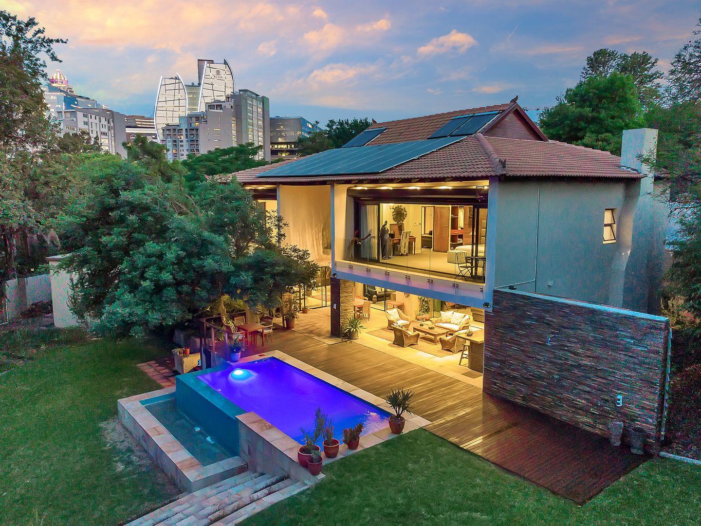 4 Bedroom House for sale in Sandhurst P24113812679