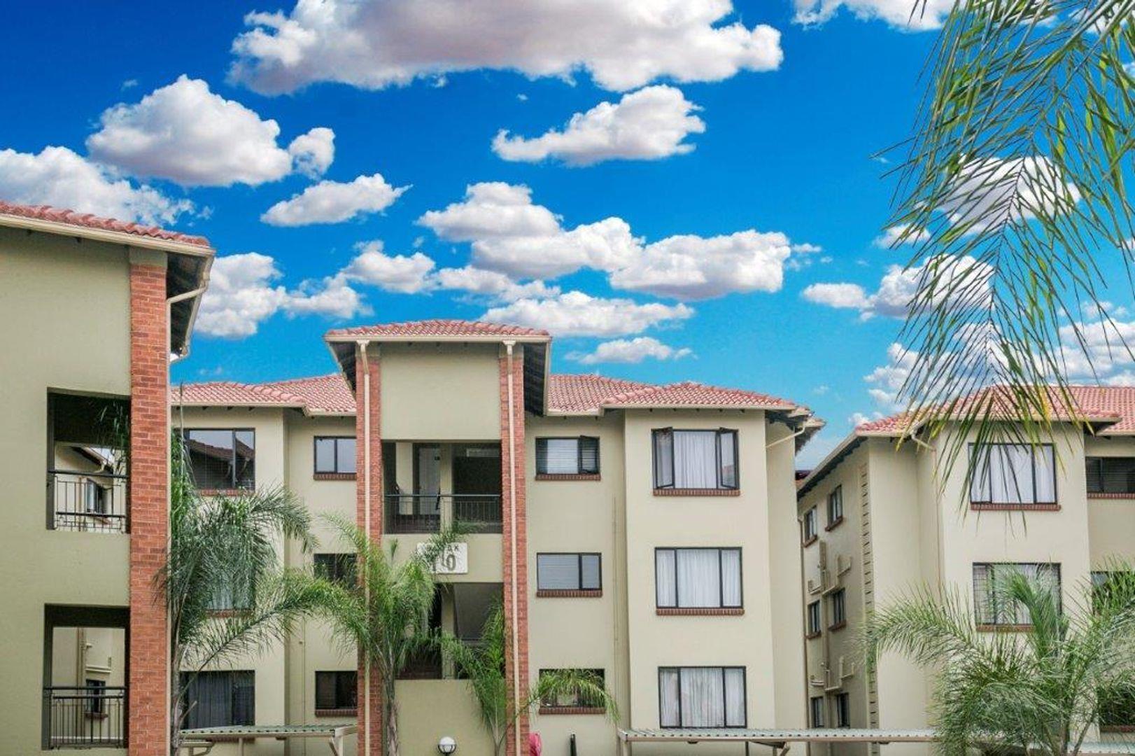 2 Bedroom Apartment / flat for sale in Sunninghill 13 The Kanyin, 109