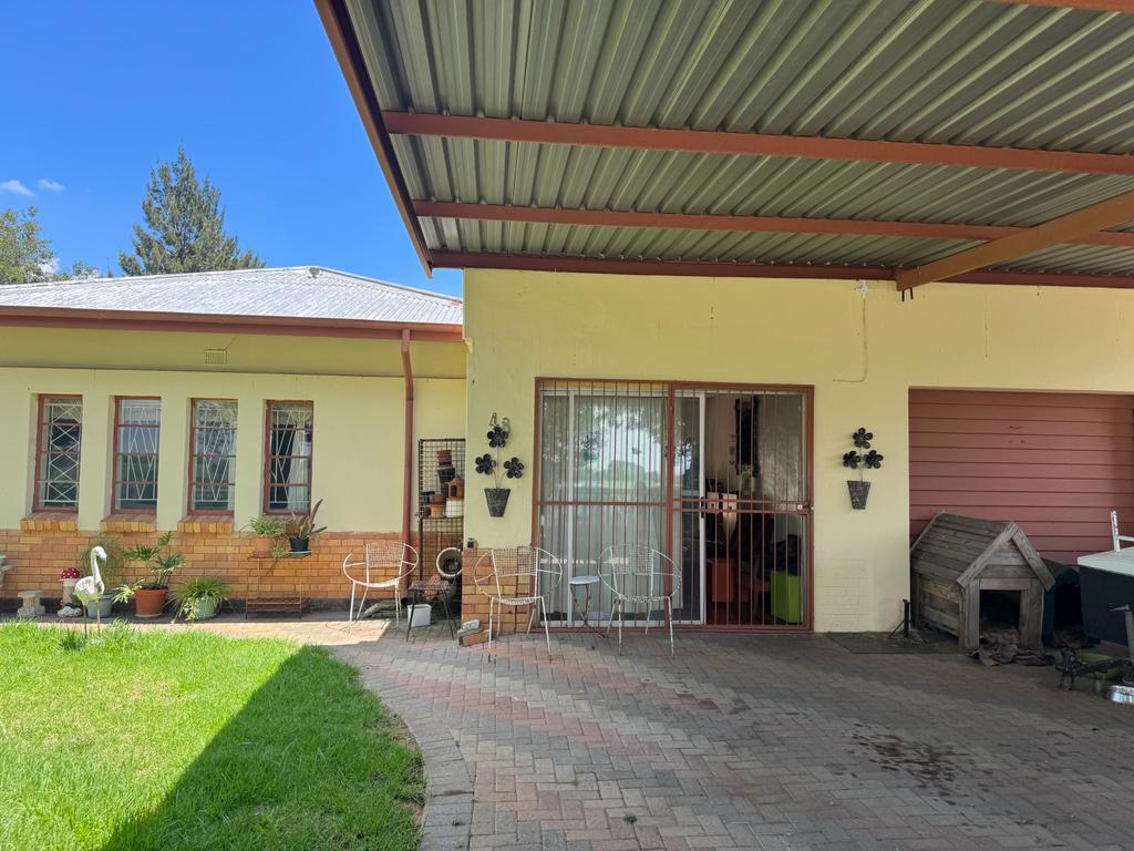 3 Bedroom House for sale in Hennenman - P24-113814208