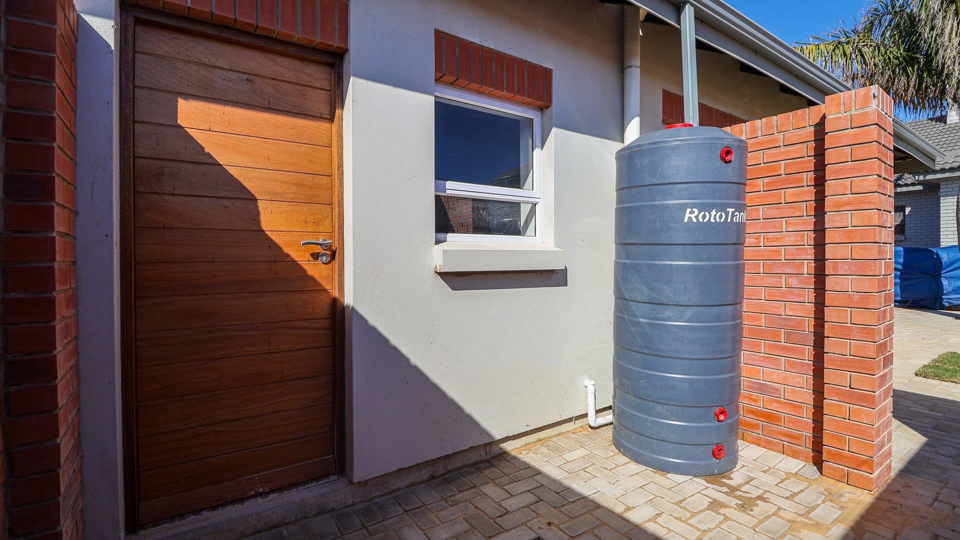 2 Bedroom Townhouse for sale in Central P24115086823