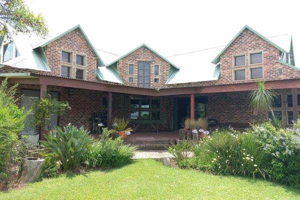 Step into this captivating double-story house. Boasting 3 bedrooms, including an air-conditioned main bedroom with an en suite ...