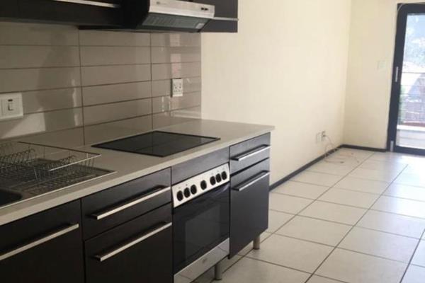 Stunning 2 bedroom 2 bathroom for sale in Strelizia Greenstone

Open plan kitchen and ...