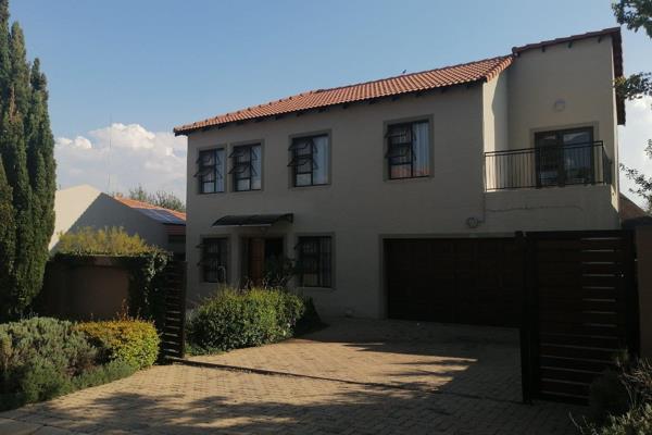 This Elegance and Stylish Double Storey Cluster is situated in Lyndore Manor Estate in the heart of Kyalami.The estate is few minutes ...