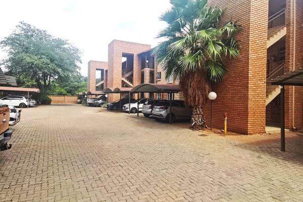 Lovely unit for sale at Peerboom Flats, with convenient proximity to Bosveld Primary and public/company transport routes. 

Neat and ...