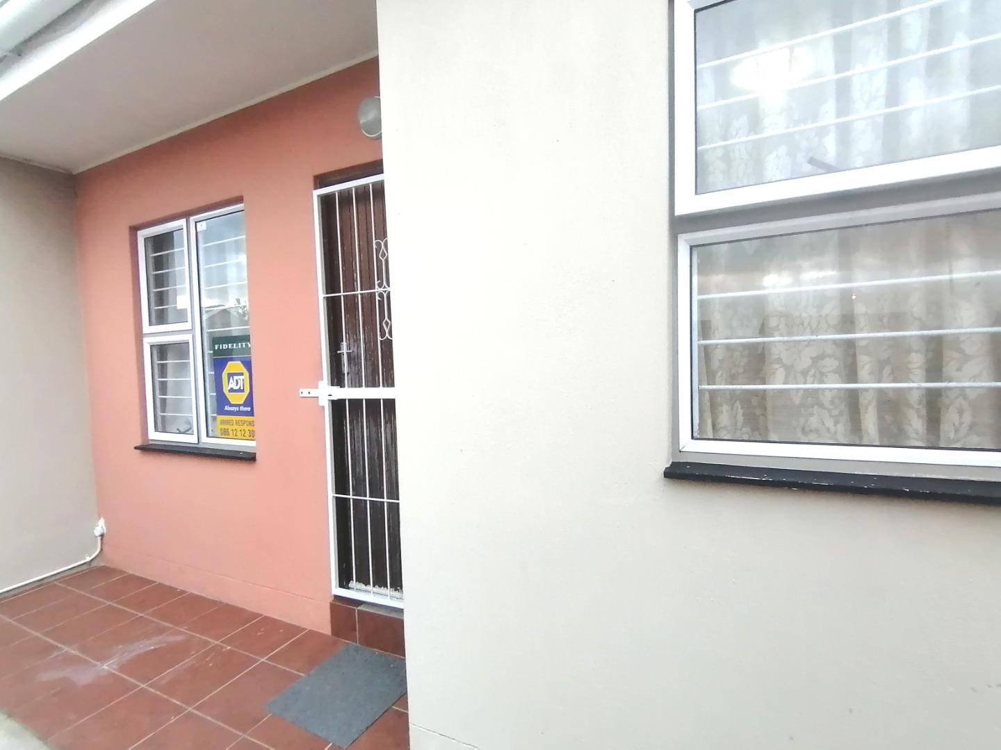 2 Bedroom House For Sale In Pelican Park P24 113821605   323670350