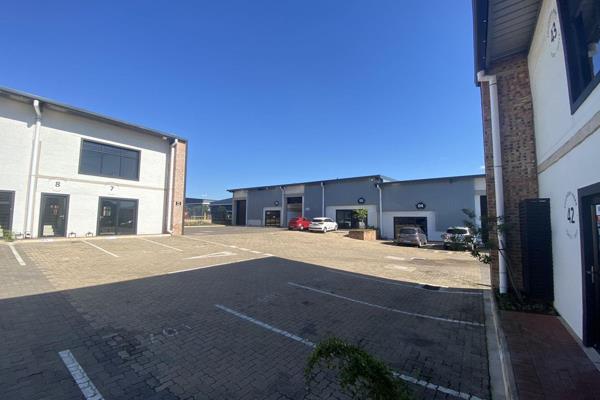 We are pleased to offer you the details of the industrial warehouse to let in Cornubia, Durban.
  
Property Specifications:

- 95m2 ...