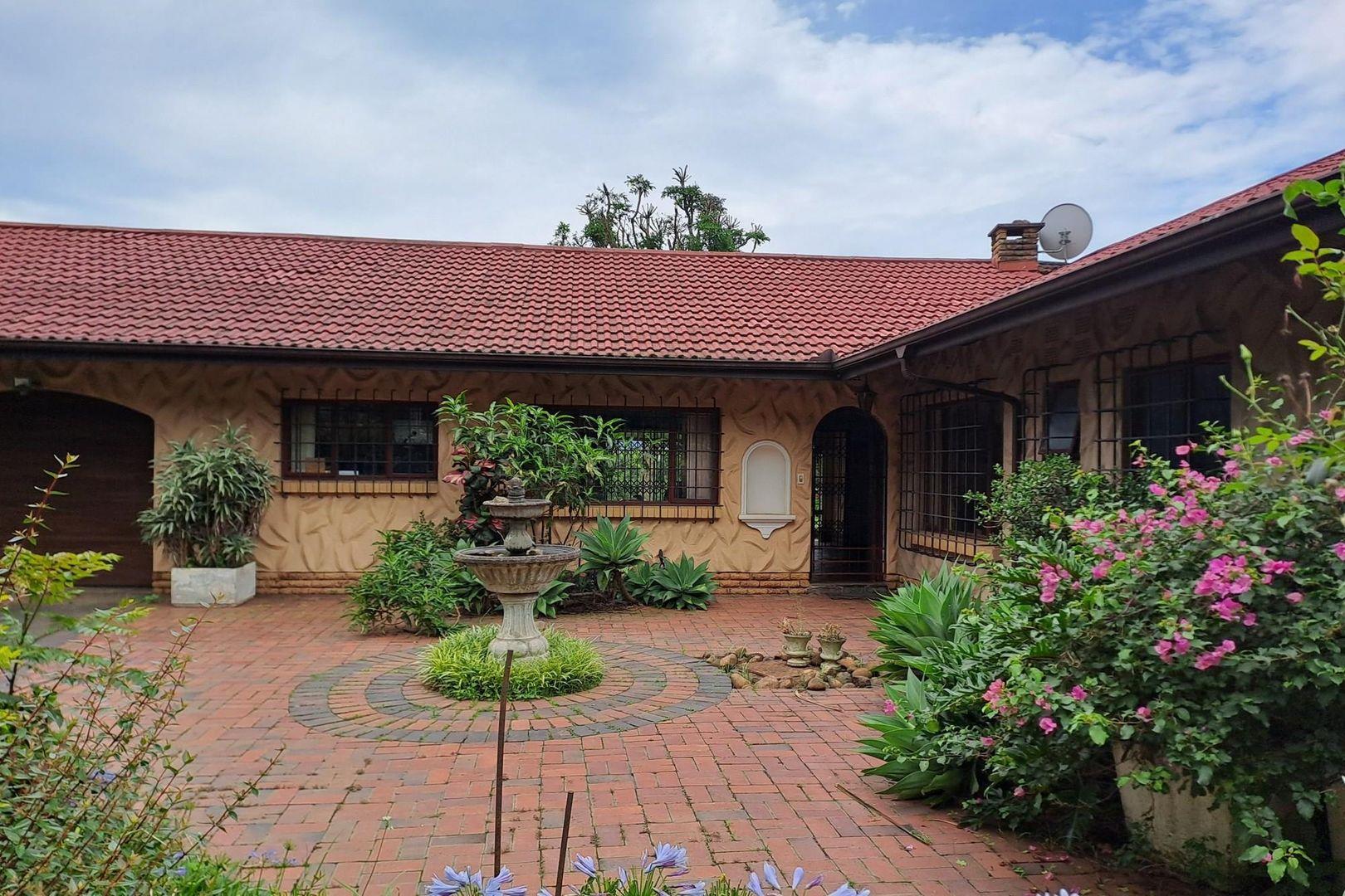 4 Bedroom House for sale in Blackridge P24113826537