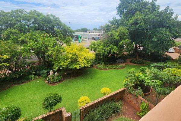 Situated in the heart of Sinoville, a beautiful residential area that has easy access to Main roads-Sefako Makgatho drive, Public ...