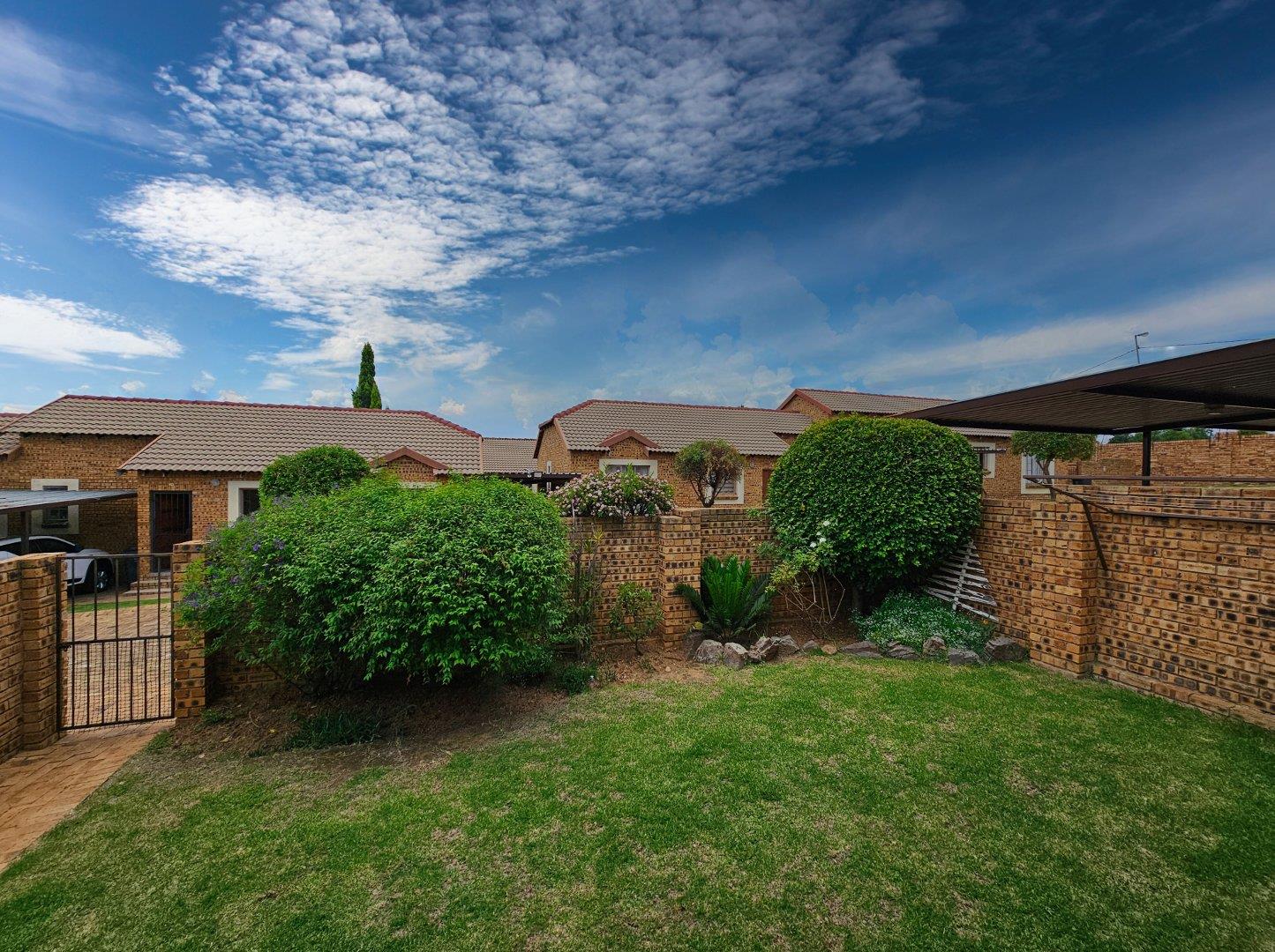 Honeydew Manor Property Property and houses to rent in Honeydew Manor