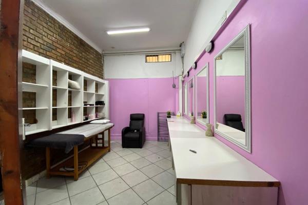 Commercial unit available immediately.
Currently utilizes as a salon, this commercial unit comes with 2 toilet rooms with basin ...