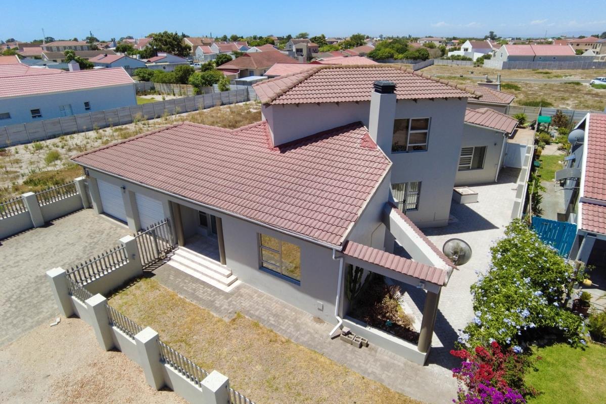 5 Bedroom House for sale in Port Owen 6 Evelyne Street P24113836626