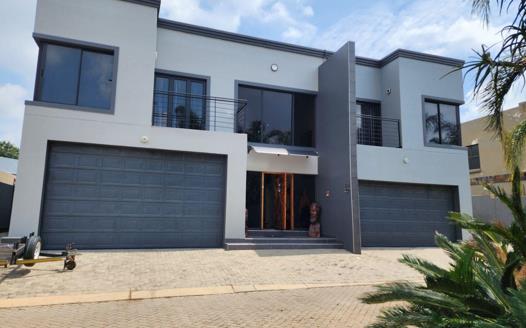 4 Bedroom House for sale in Beyers Park