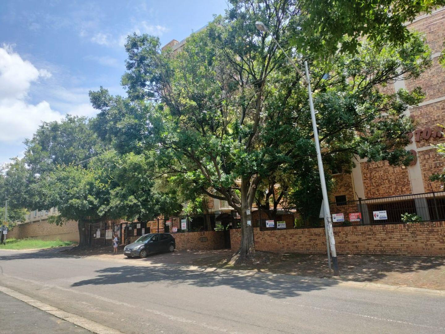 2 Bedroom Apartment / flat for sale in Silverton P24113842858