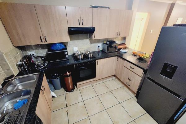 This lovely ground floor unit  is situated in a secure complex and consist of 2 laminated bedrooms with BIC , 2 bathrooms with one ...