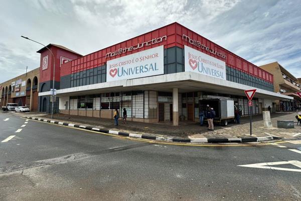 This prime retail space measuring 1725sqm is available to let immediately.  The unit on ...