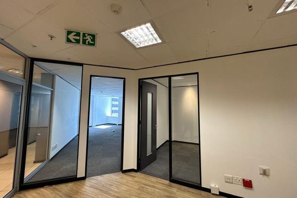 375 m&#178; Office to rent in Cape Town City Center. Neat fitted out offices located on ...