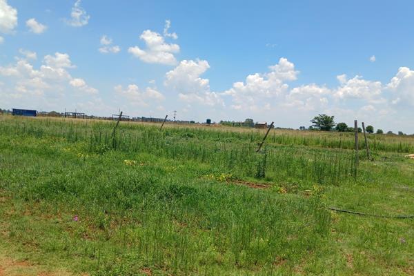 This property offers you 2.1 hectare in land size
Bore hole of 100m deep with pressure ...