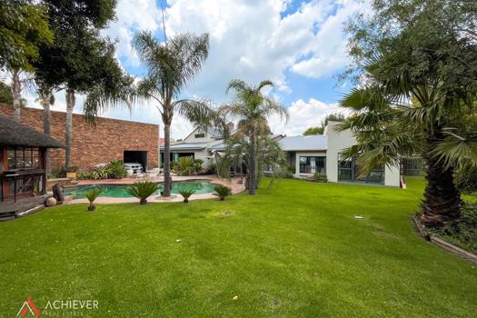 5 Bedroom House for sale in Sunward Park