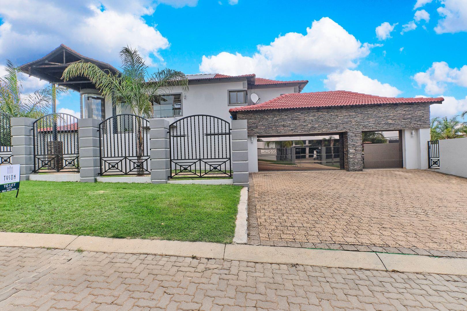 4 Bedroom House to rent in Ruimsig - P24-113843782