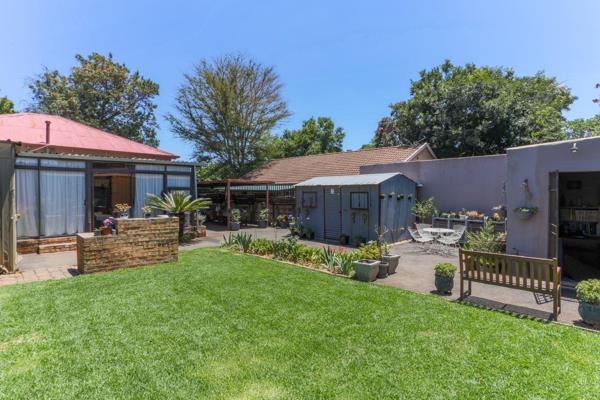 Charming Westdene Home in a Prime Location
This delightful home is just 4 minutes (1.5 ...