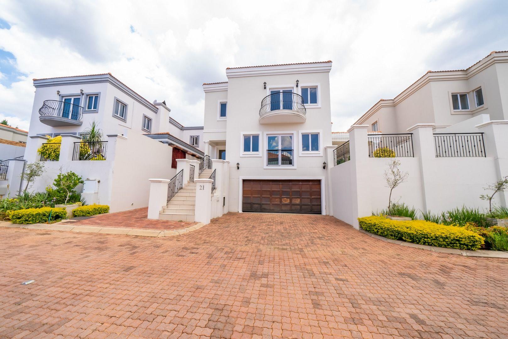 4 Bedroom Townhouse for sale in Hyde Park P24113852461