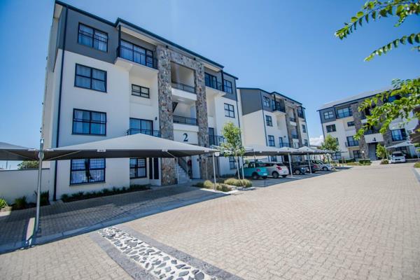 Perfect for a young professional or a couple. Very modern apartment with a spacious open plan design living area and kitchen with all ...